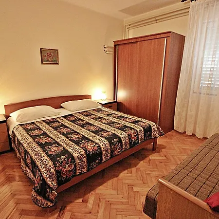 In Porec/istrien 10210 Appartamento